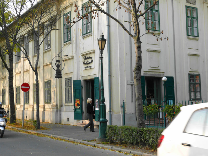 Százéves Cukrászda